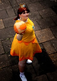 Cosplay-Cover: Prinzessin Daisy Dodgeball(Super Mario Sports Mix)