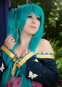 Cosplay-Cover: Miku Hatsune [Wa-Lolita ~ Project Diva 2nd]