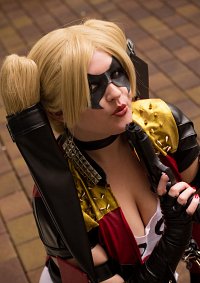 Cosplay-Cover: Harley Quinn (Injustice - Alternate)