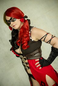 Cosplay-Cover: Harley Quinn (Injustice - Gods Among Us)