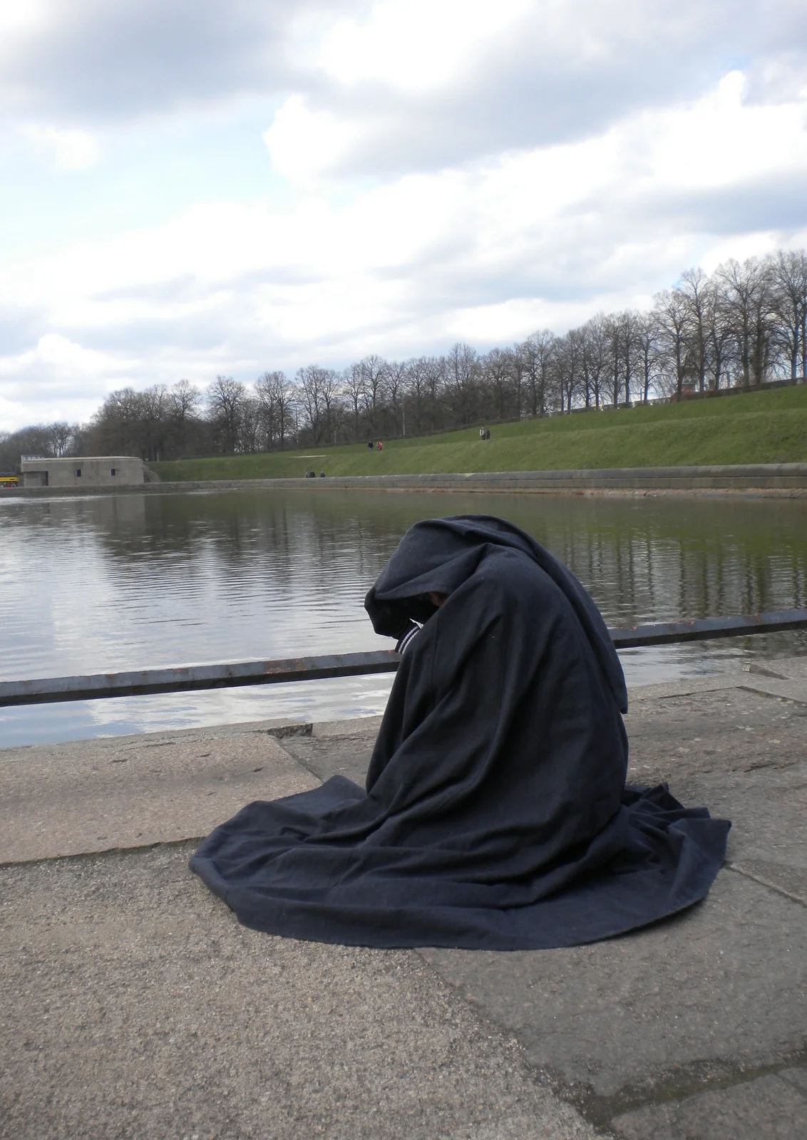 Cosplay-Cover: Die Dunkelheit