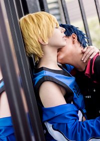 Cosplay-Cover: Aomine Daiki - 青峰 大輝 [Tōō Trainingsanzug]