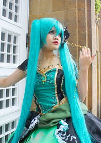 Cosplay-Cover: Hatsune Miku (Story of Evil/Daughter of Green)
