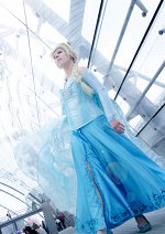 Cosplay-Cover: Queen Elsa of Arendelle (Ice Dress)