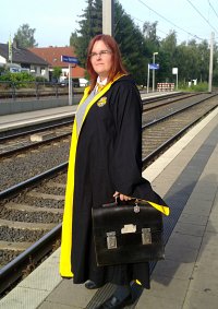 Cosplay-Cover: Hufflepuff-Schülerin