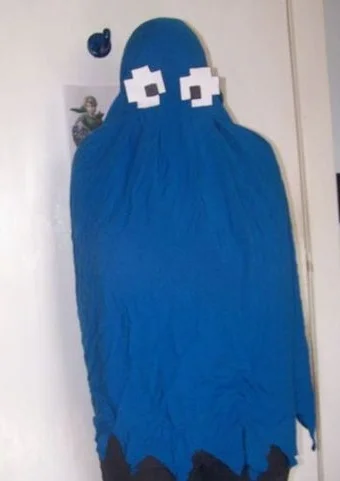 Cosplay-Cover: Blauer Pac-Man Ghost aus Pac-Man xD