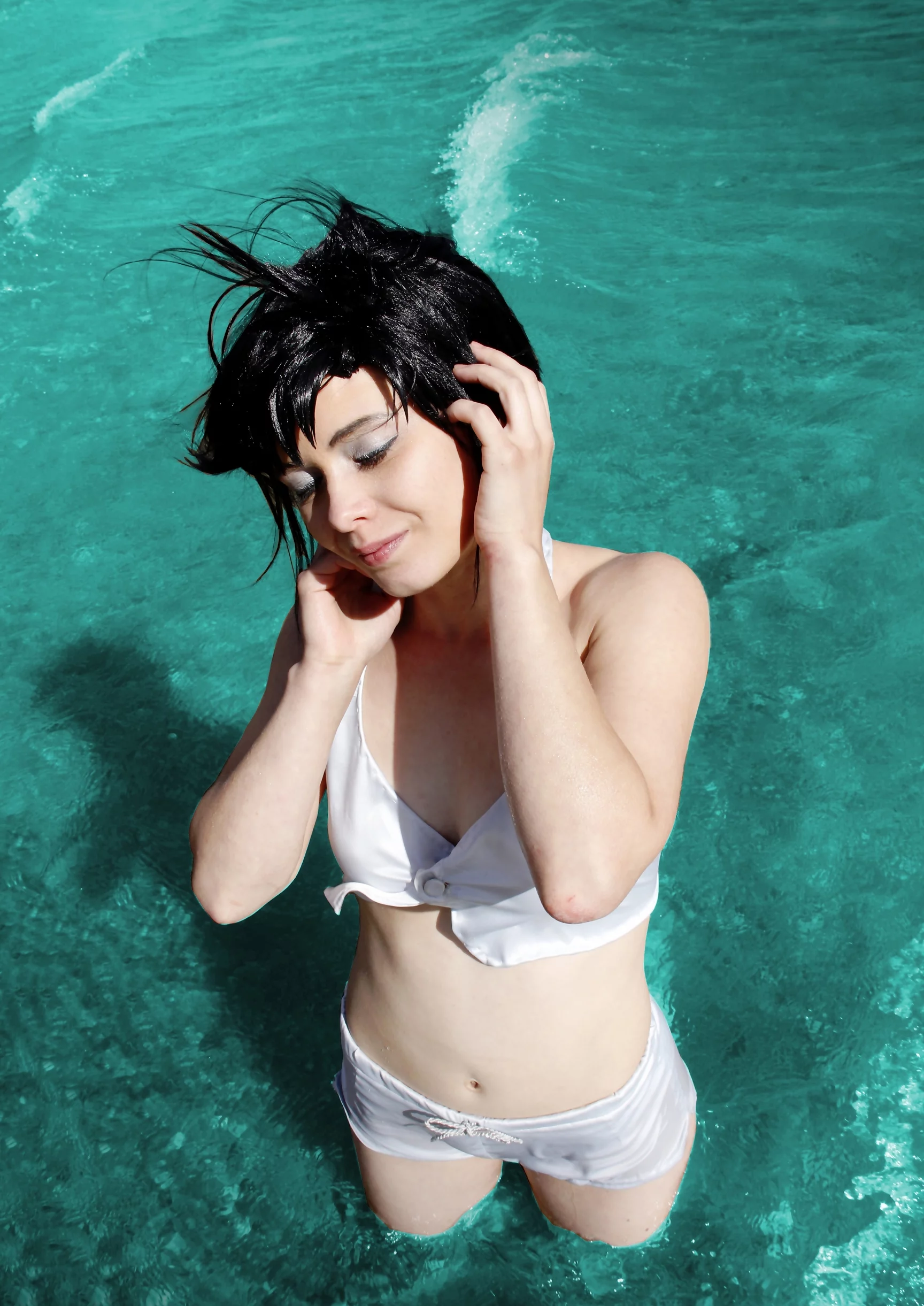 Cosplay-Cover: Makoto Kikuchi - silver swimsuit