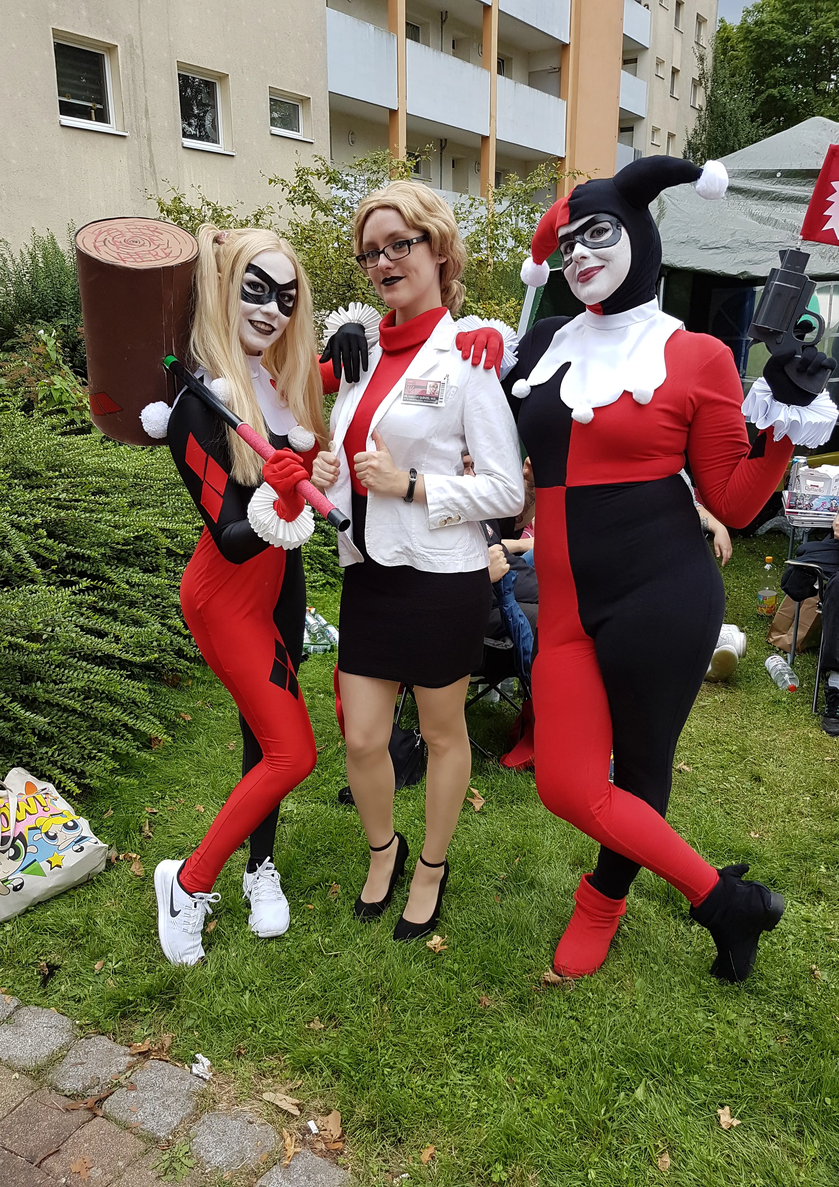 Cosplay-Cover: Dr. Harleen Quinzel