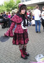 Cosplay-Cover: Punk Lolita (rot/schwarz kariert)