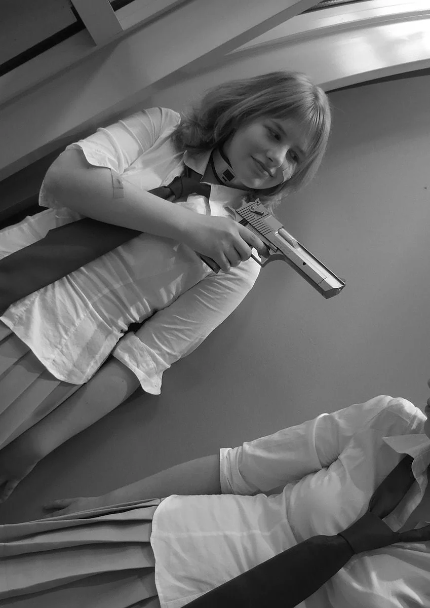 Cosplay-Cover: Schülerin