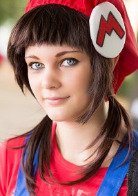 Cosplay-Cover: Mario Mario (gender bender)