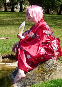 Cosplay-Cover: Sakura im roten Yukata