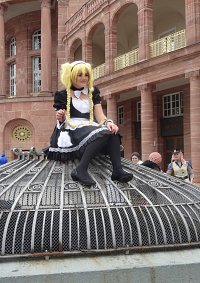 Cosplay-Cover: Blonde Maid