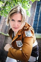 Cosplay-Cover: Annie Leonhardt