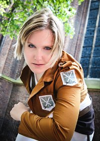 Cosplay-Cover: Annie Leonhardt