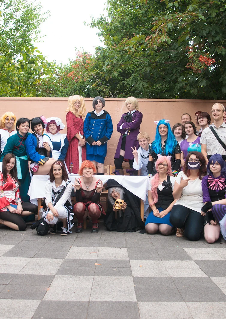 Cosplay-Cover: red dress