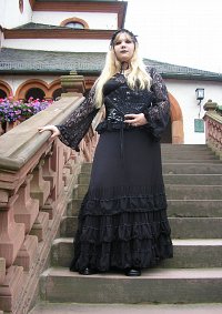 Cosplay-Cover: Elegant Gothic Aristocrat