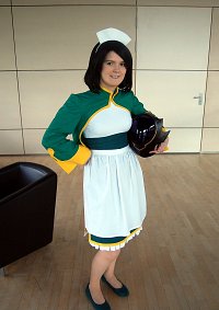 Cosplay-Cover: Sayoko Shinozaki (grünes Outfit)