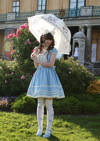 Cosplay-Cover: Angelic Pretty Blue Velvet Lolita