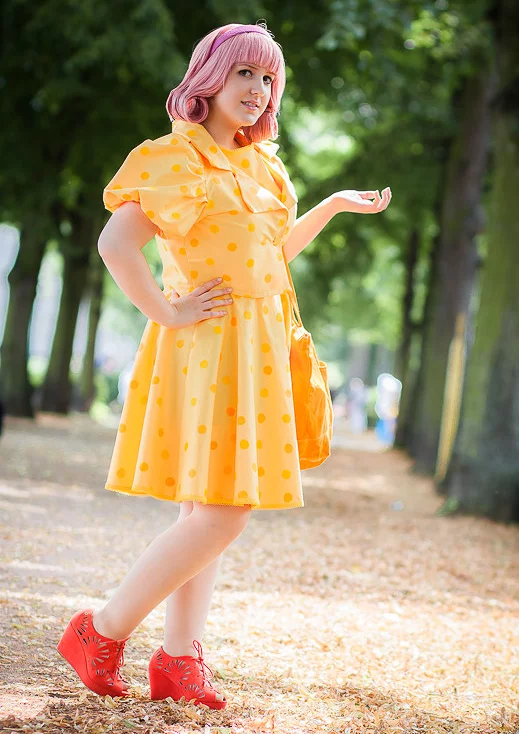 Cosplay-Cover: Mikako Kōda - Yellow Dress