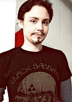 Cosplay-Cover: Tony Stark - Black Sabbath T-shirt