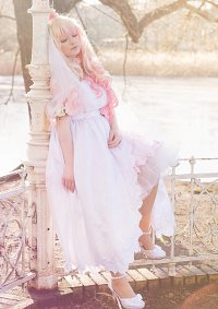 Cosplay-Cover: Sheryl Nome [Wedding Dress]