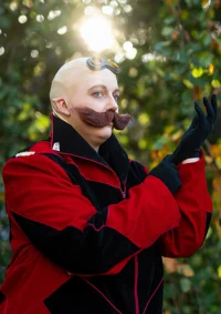 Cosplay-Cover: Dr Ivy Robotnik/Eggman
