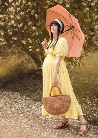 Cosplay-Cover: Yor Forger [Sommerkleid]