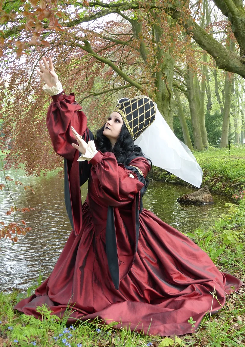 Cosplay-Cover: Mor-Rioghain - die große Königin