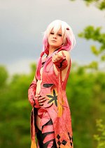 Cosplay-Cover: Inori Yuzuriha Suit