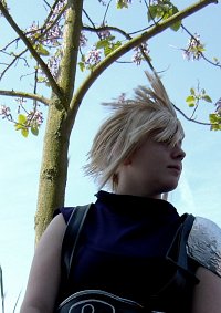 Cosplay-Cover: Cloud Strife FF VII