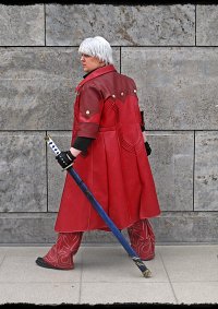 Cosplay-Cover: Dante (DMC4)