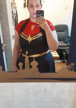 Cosplay-Cover: Captain Marvel: Kleid