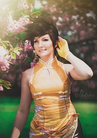 Cosplay-Cover: Tracer (Cheongsam)