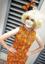 Cosplay-Cover: Effie Trinket [Butterfly Dress]
