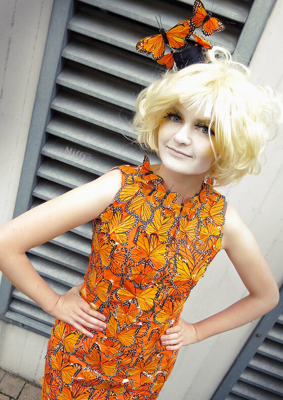 Cosplay-Cover: Effie Trinket [Butterfly Dress]