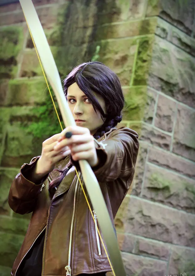 Cosplay-Cover: Katniss Everdeen (Leather Jacket)