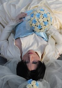 Cosplay-Cover: Levi (Wedding Dress)