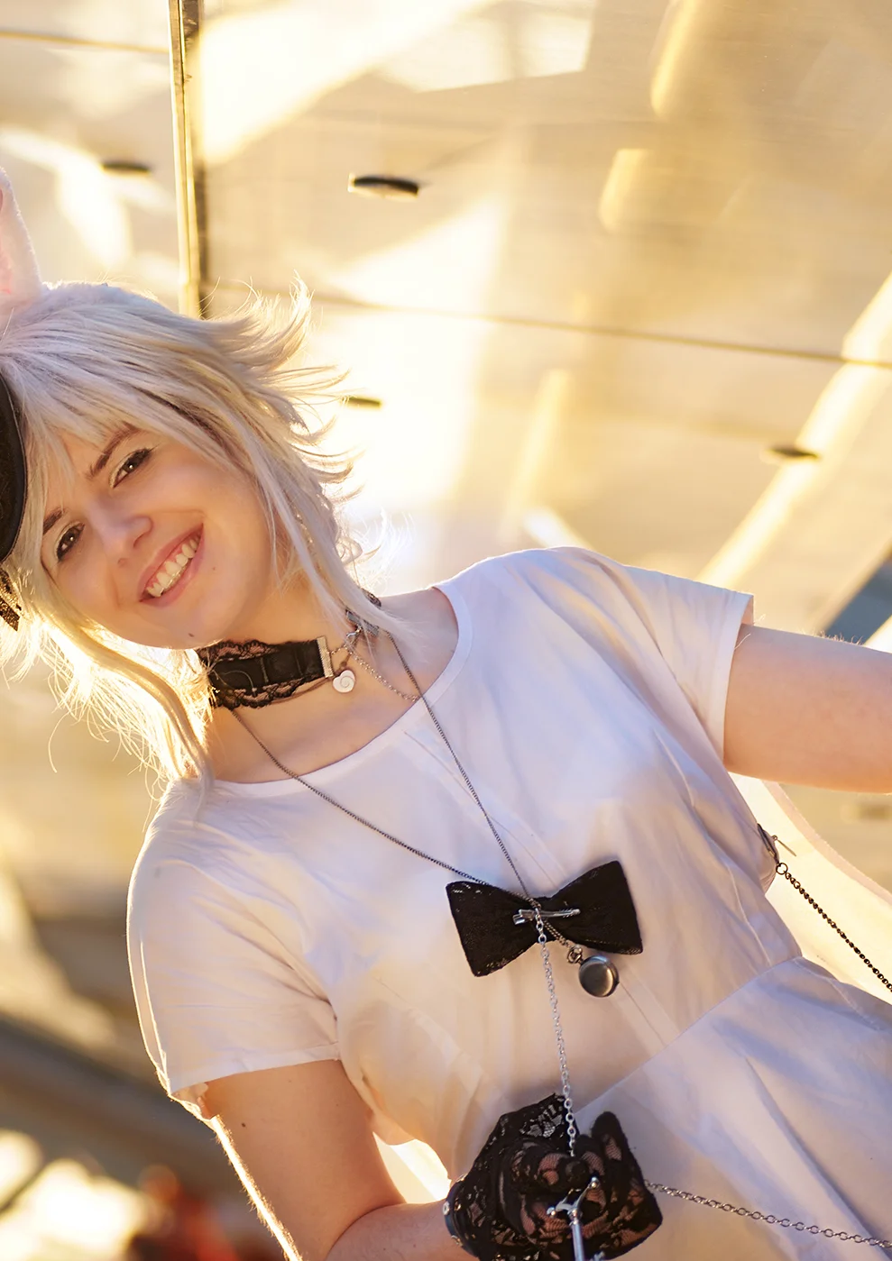 Cosplay-Cover: weißes Kaninchen
