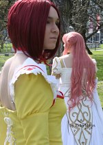 Cosplay-Cover: Kallen Kouzuki Empire Dress