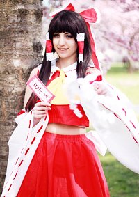 Cosplay-Cover: Hakurei Reimu