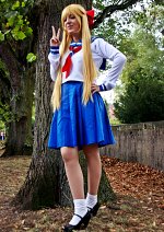 Cosplay-Cover: Minako Aino (Winteruniform, Shiba Koen Mittelstufe