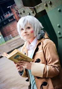 Cosplay-Cover: Shion • White hair