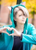 Cosplay-Cover: Victor Nikiforov - Kitty Hoodie