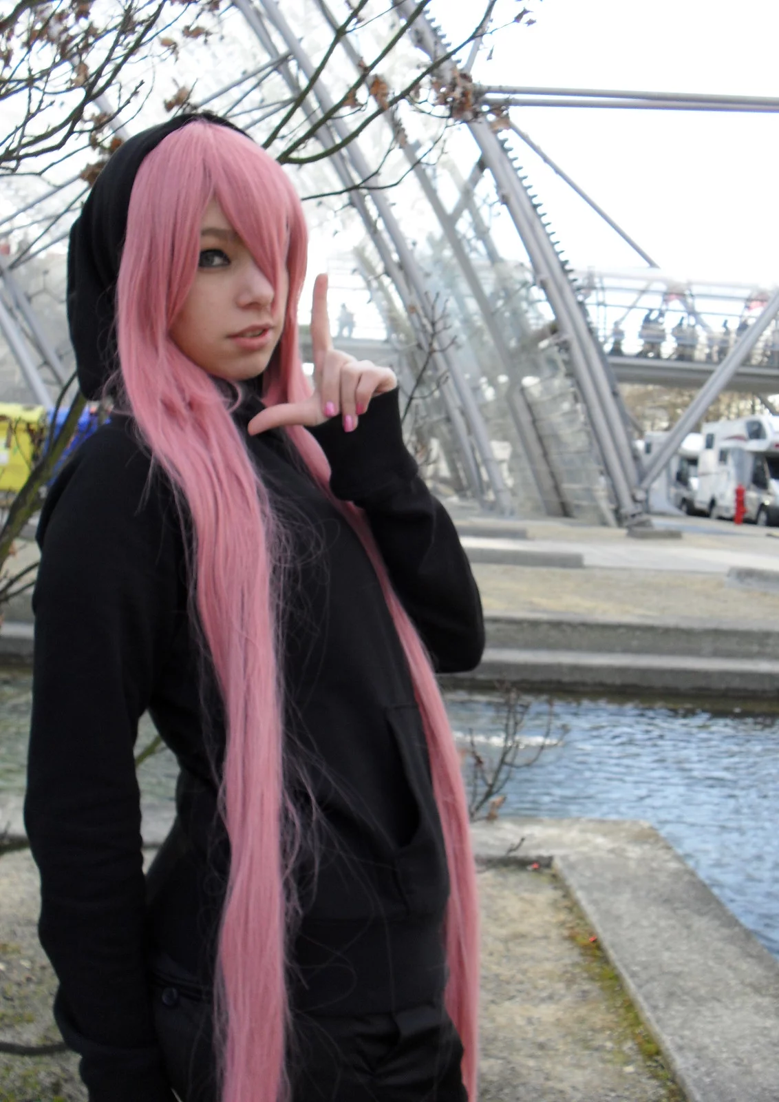 Cosplay-Cover: Luka Megurine (Black Pullover Version)