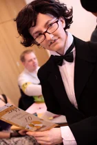 Cosplay-Cover: Kellner Sherlock (S3 Sherlock Spoiler!)