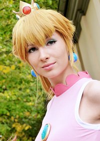 Cosplay-Cover: Princess Peach (Sportkleidung)