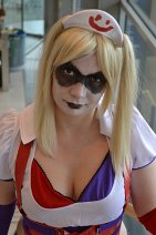 Cosplay-Cover: Harley Quinn (Batman Arkham Asylum)