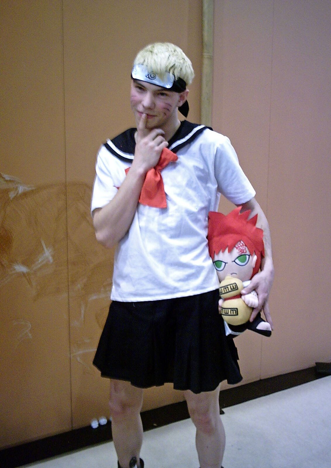 Cosplay-Cover: uzumaki naruto (schuluniform)