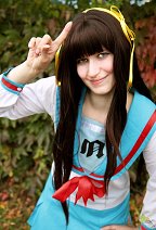 Cosplay-Cover: Haruhi Suzumiya (Schuluniform)